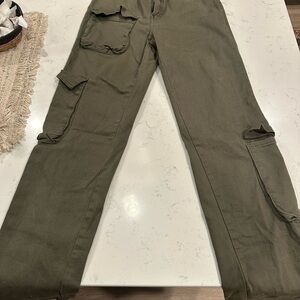 Women’s Olive Cargo Pants